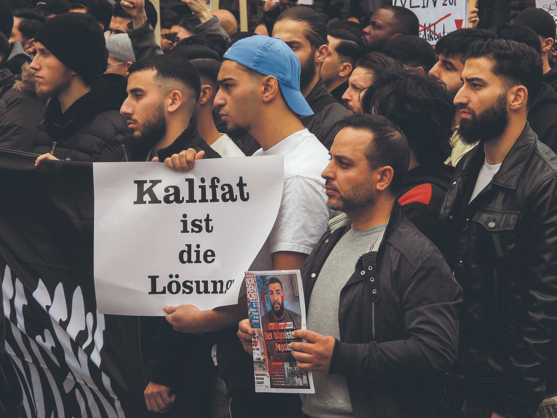 Vergangenen Sonnabend in Hamburg: 1100 Moslems fordern statt Demokratie eine islamische Theokratie