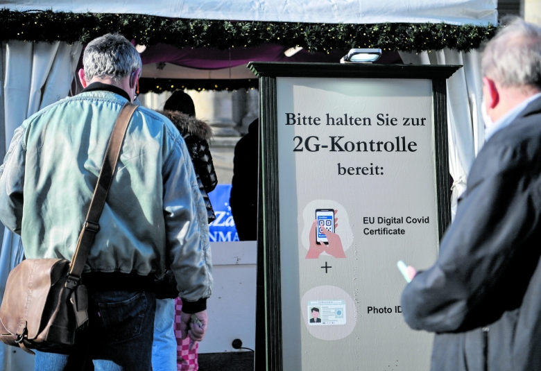 „Alles an die Wand gefahren“: Einlasskontrolle am Berliner Gendarmenmarkt
