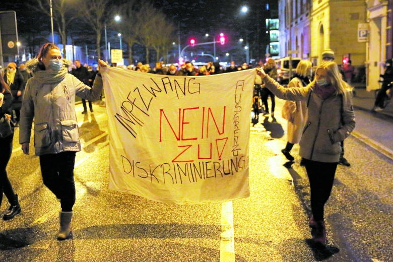 Sind angeblich weniger, aber dafür radikaler geworden: Demonstranten gegen die Corona-Politik, hier in Rostock