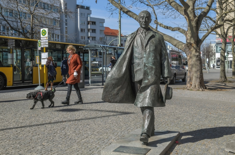 „Hinweise auf Ressentiments“: Adenauer-Statue auf dem nach dem Kanzler benannten Berliner Platz