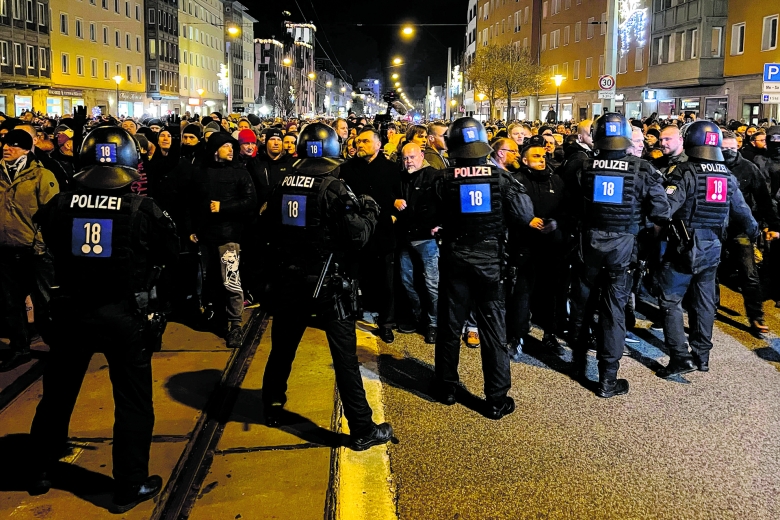 Magdeburg, Anfang Januar: 2500 Menschen protestieren gegen die Corona-Maßnahmen