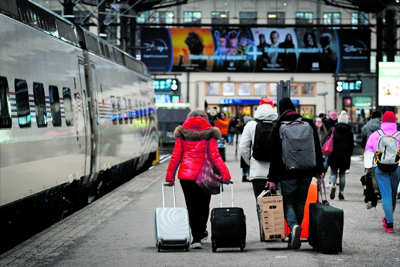 Bahnhof St. Petersburg: Bereits unmittelbar nach dem Ausbruch des Ukrainekriegs am 24. Februar begaben sich zahlreiche Russen auf den Weg in den Westen, hier mit dem Ziel Finnland
