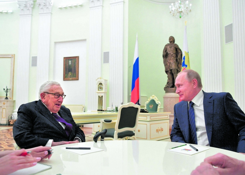 Wer hat Einfluss auf Wladimir Putin und zugleich die Weisheit, den Westen zu einem Verzicht auf einen totalen Sieg über Russland zu bewegen? Eine mögliche Antwort ist der greise Henry Kissinger 