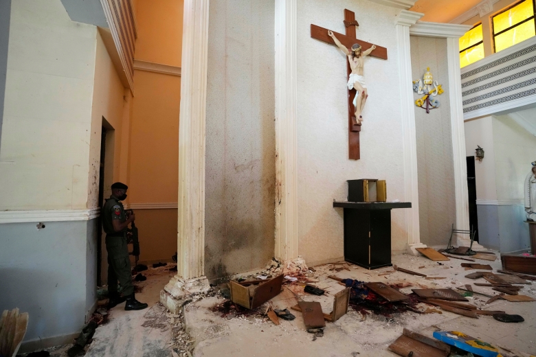 Blutiger Terror gegen Andersgläubige: Die St. Francis Kirche in Owo nach dem Anschlag am Pfingstwochenende