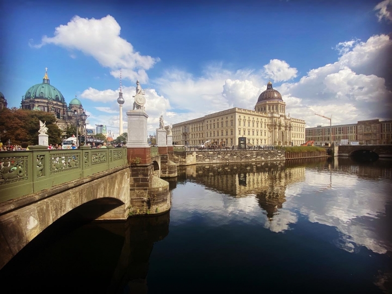 Umkämpfter Mittelpunkt der Kulturnation: Das als Humboldt-Forum wiederaufgebaute Berliner Schloss 