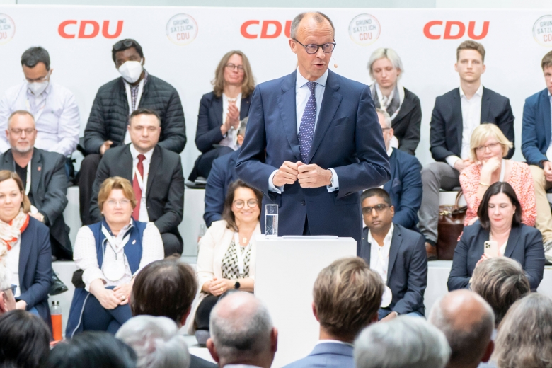 Beginn eines neuen Abschnitts der Parteigeschichte? Vorsitzender Friedrich Merz bei der Präsentation des Entwurfs der neuen Grundwertecharta der CDU