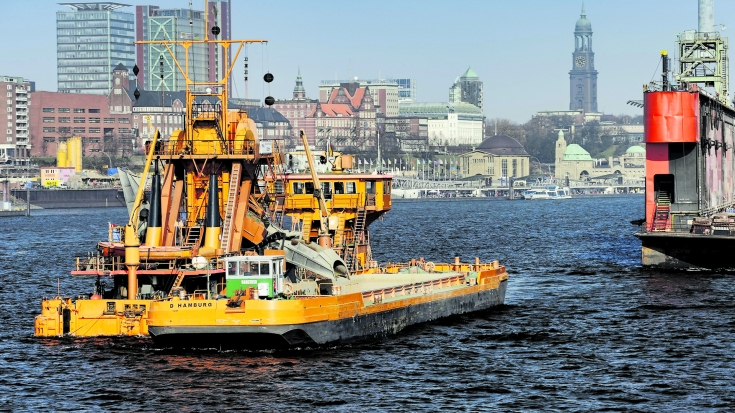 Hamburgs Hafen kämpft gegen den Schlick