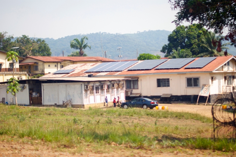 Hochsicherheitslabor auf Afrikanisch: In dem Regierungskrankenhaus von Kenema wurde auch mithilfe von US-Biologen am Lassa-Fieber geforscht, bevor hier im Jahr 2014 der erste Ebola-Fall in Sierra Leone diagnostiziert wurde