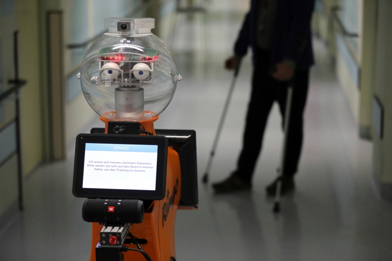 Auf dem Weg zum persönlichen Wohlbefinden: In den Waldkliniken Eisenberg kommen Therapie-Roboter zum Einsatz