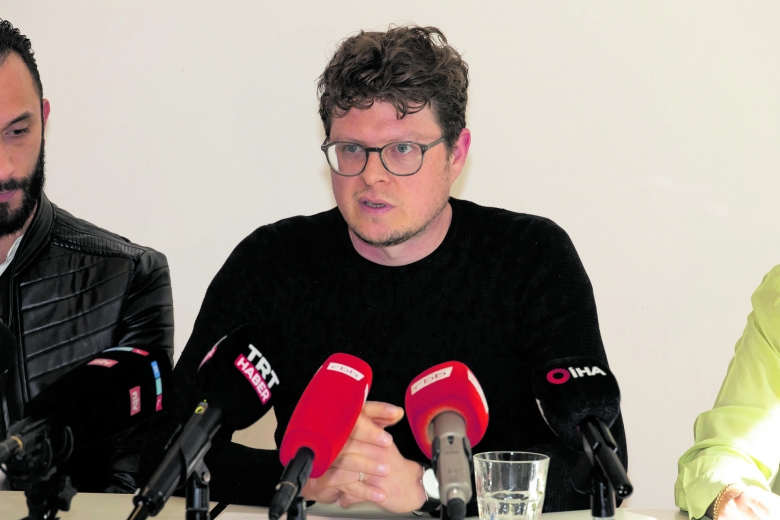 Lobt Innensenatorin Iris Spranger (SPD) für deren Einknicken: Linkspartei-Politiker Niklas Schrader
