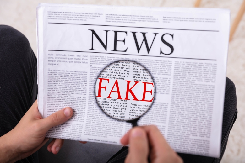 Fakt oder Fake? Investigative Journalisten überprüfen Nachrichtentexte auf ihren Wahrheitsgehalt. Nur: Was ist die Wahrheit?
