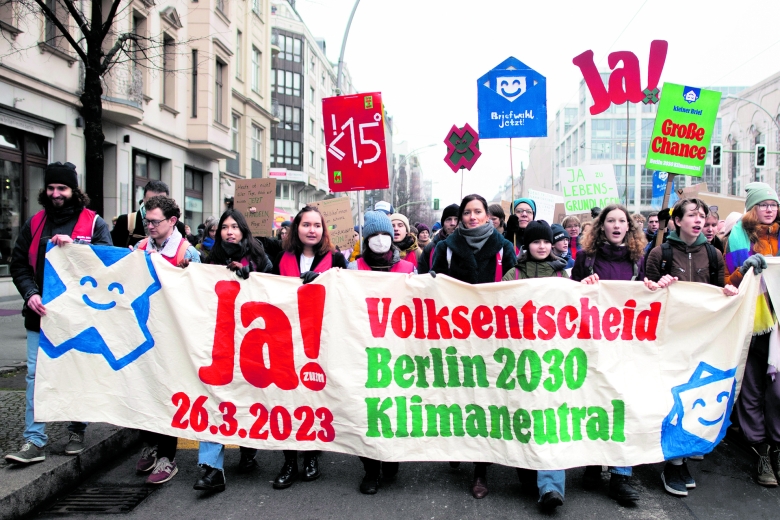 SPD warnt vor „Ermächtigungs-Paragraphen“: Demo für den Klima-Volksentscheid in Berlin