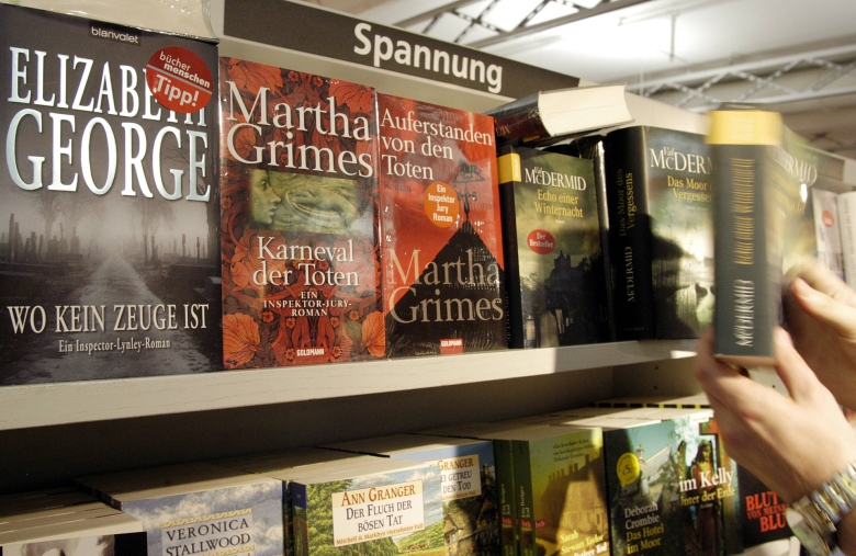 Das Geschäft mit dem Verbrechen blüht: Krimiauslage in einer Buchhandlung