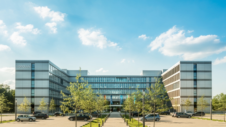 Vonovia zählte vor zwei Jahren den Norwegischen Staatsfonds mit 14,6 und die US-amerikanische Fondsgesellschaft BlackRock mit 7,4 Prozent zu seinen größten Anteilseignern: Die Unternehmenszentrale des größten Wohnungsvermieters Europas in Bochum