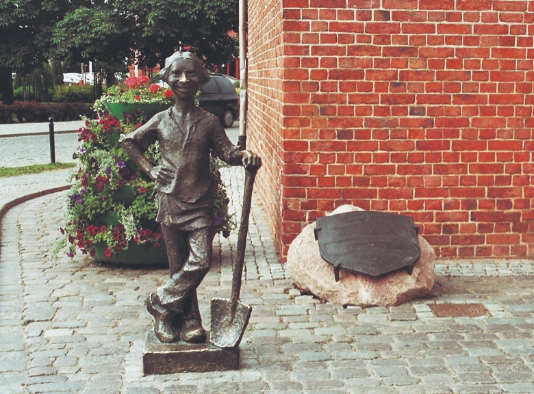 Erinnert an ein denkwürdiges Ereignis der Stadtgeschichte: Die Skulptur des Elbinger Bäckergesellen