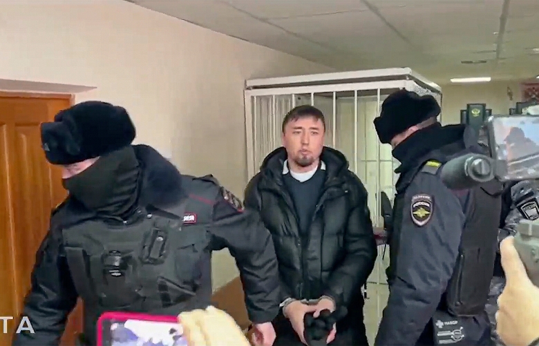 In Polizeibegleitung am 17. Januar in einem Gericht in Baimak: Fail Alsynow