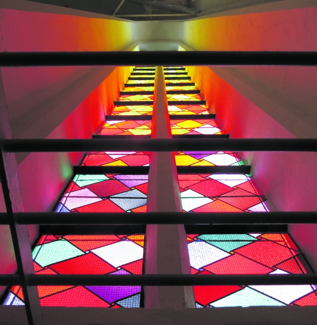 Rechtes Chorfenster im Greifswalder Dom St. Nikolai: „Fenster für bewegtes Licht“