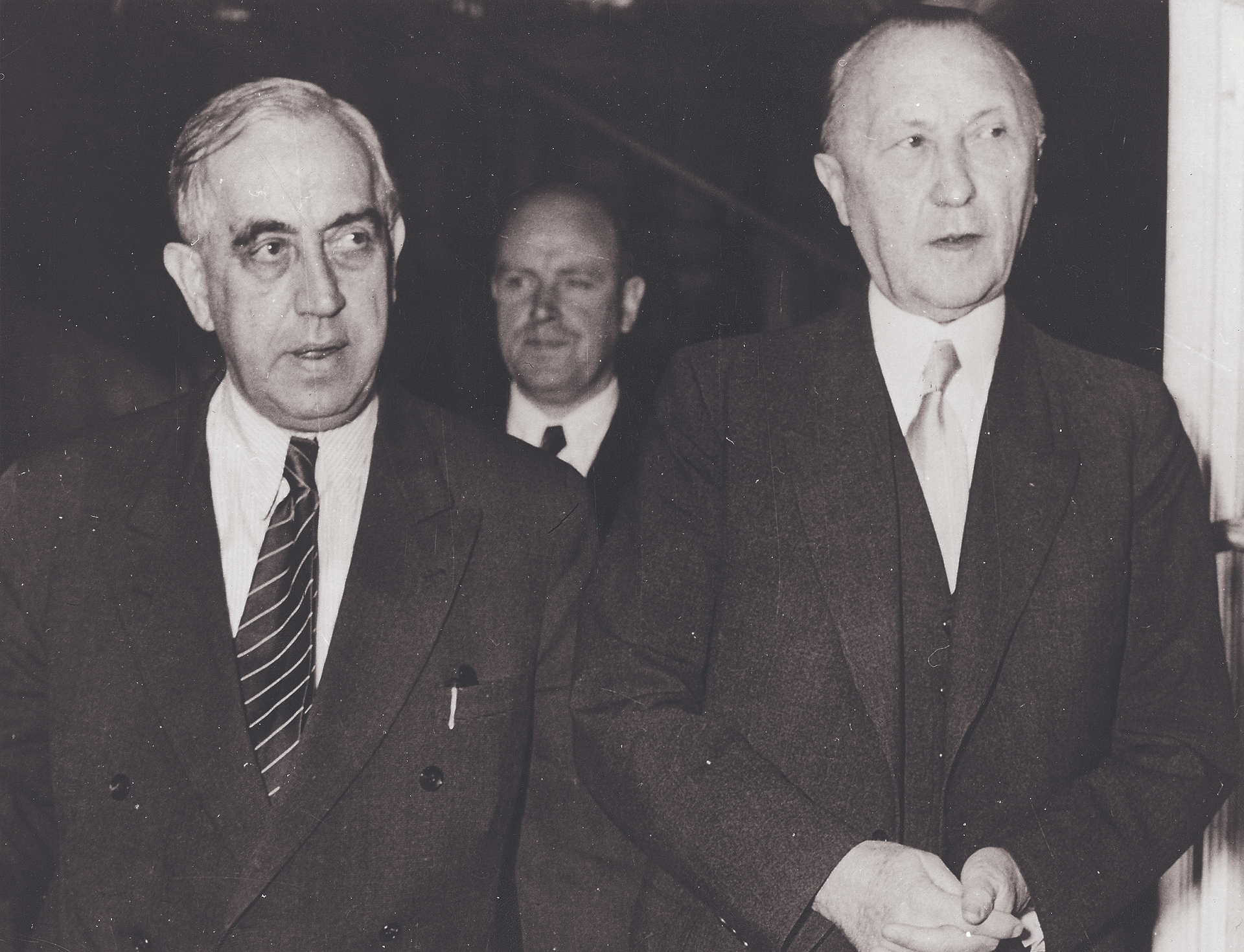 Am 16. Juli 1952: Ernst Reuter und Konrad Adenauer (von links) 