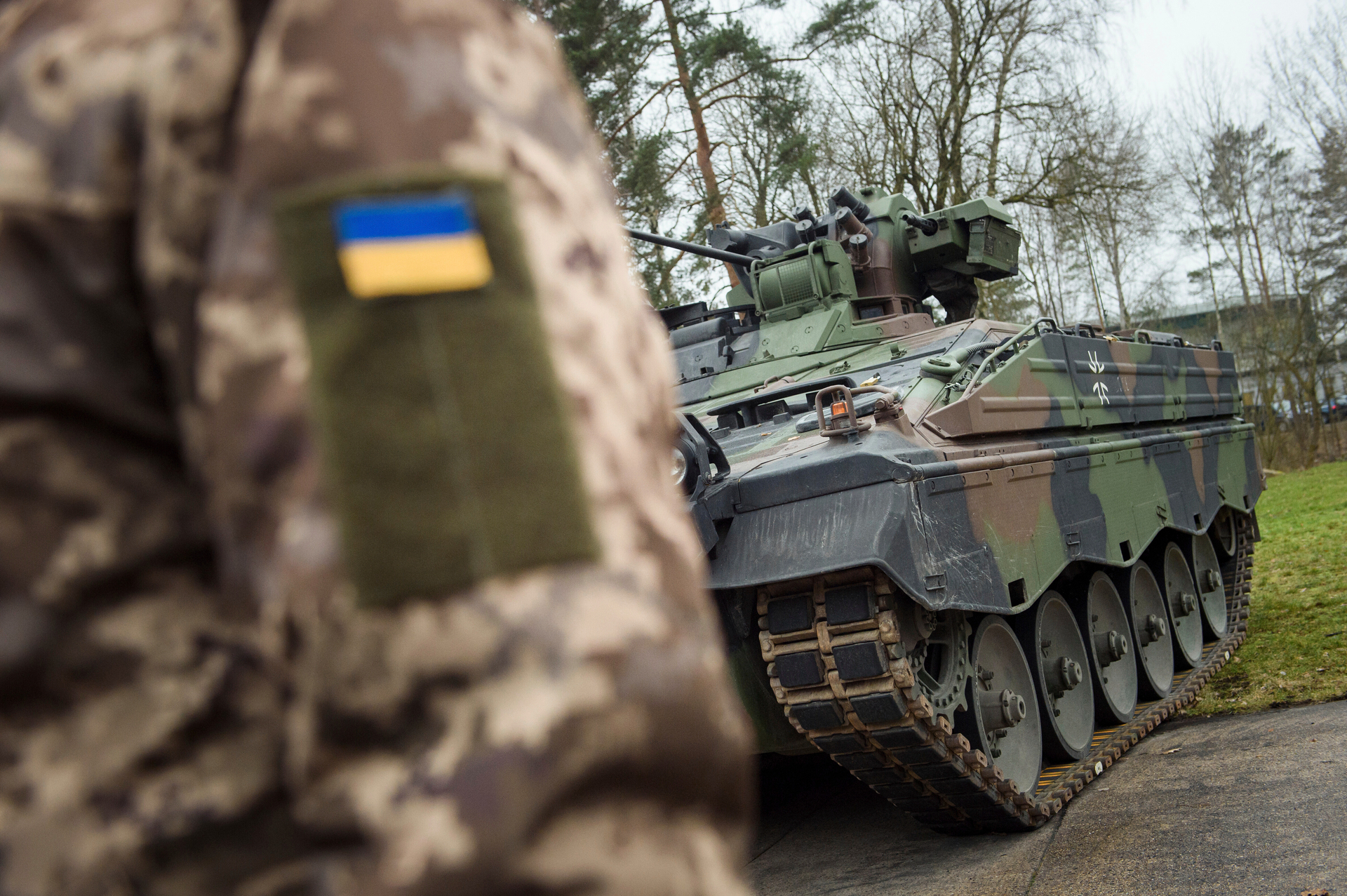 Erfolgte bislang nur im Westen: Ausbildung ukrainischer Soldaten an westlichen Waffensystemen, hier am Schützenpanzer Marder in Munster