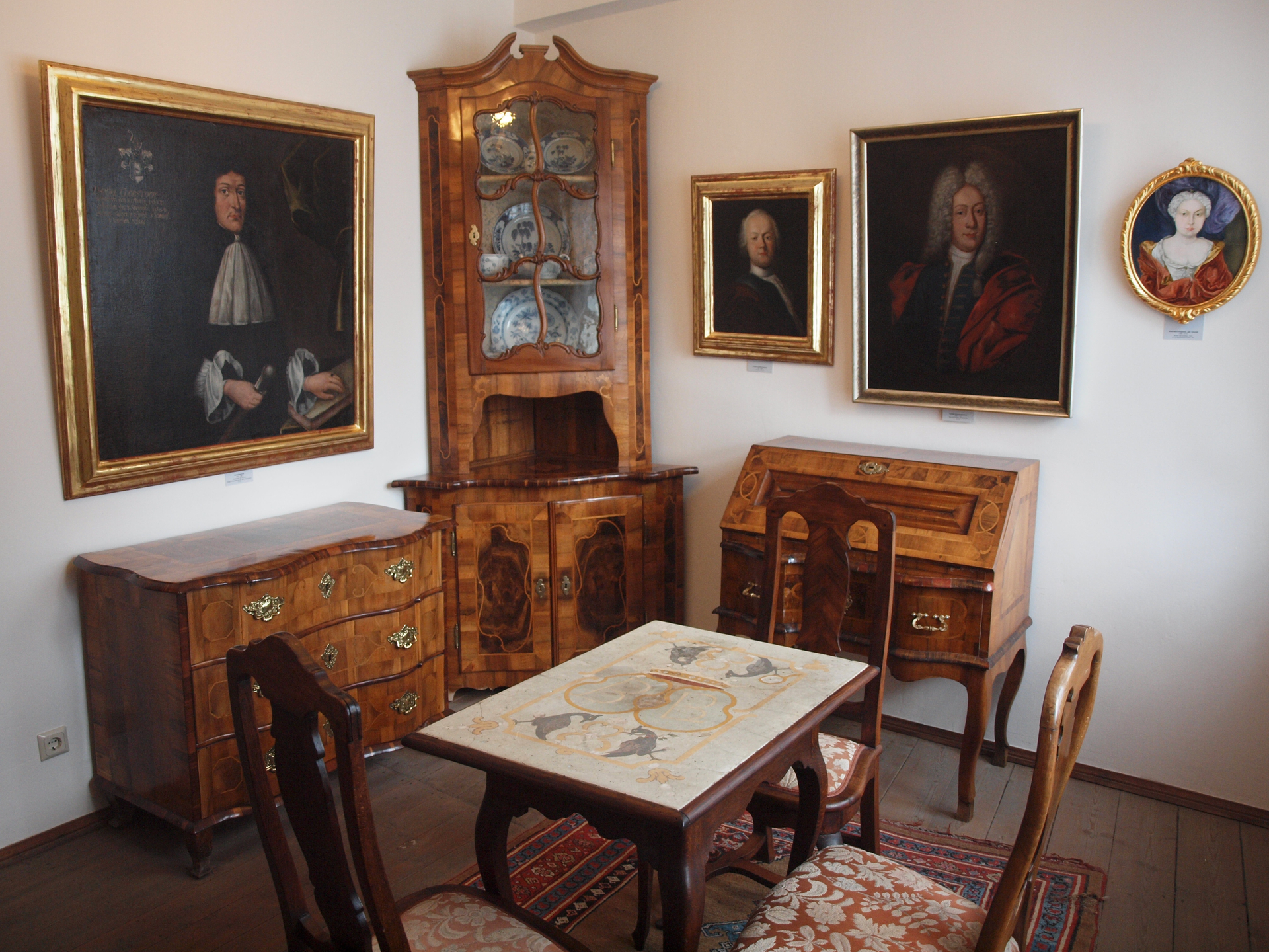 Häusliche Ordnung eines Verseschmiedes: Das Klopstockhaus in Quedlinburg mit dem Porträt des Dichters in der Mitte