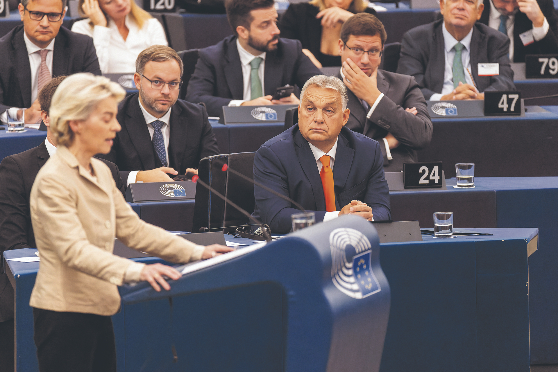 Sieht Europa unter seiner derzeitigen Führung geschwächt: Der ungarische Ministerpräsident Viktor Orbán – hier beim Hören einer Rede von EU-Kommissionspräsidentin Ursula von der Leyen unlängst im Europäischen Parlament