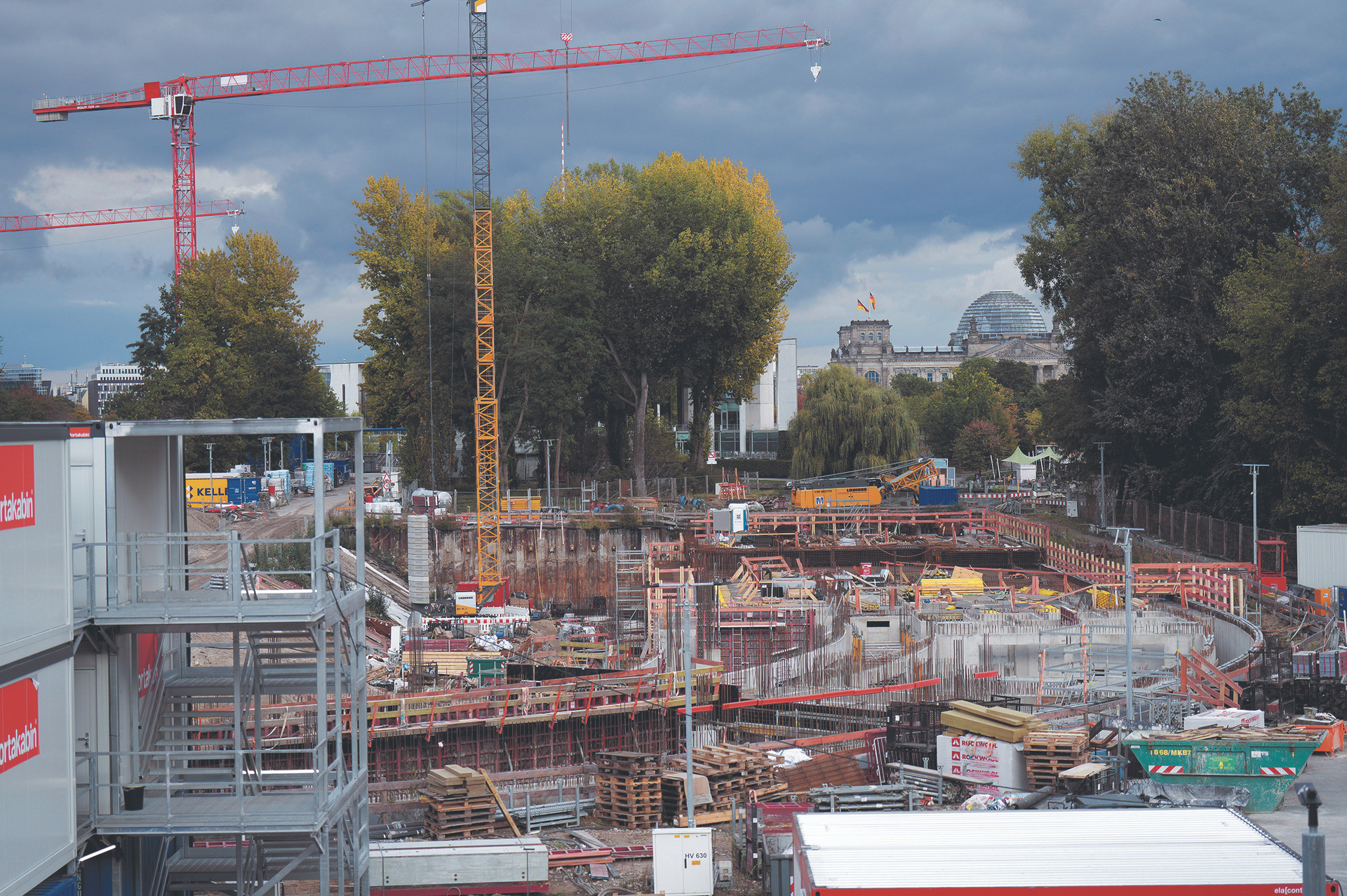 Kosten könnten sich mehr als verdoppeln: Erweiterungsbaustelle des Kanzleramts Anfang Oktober