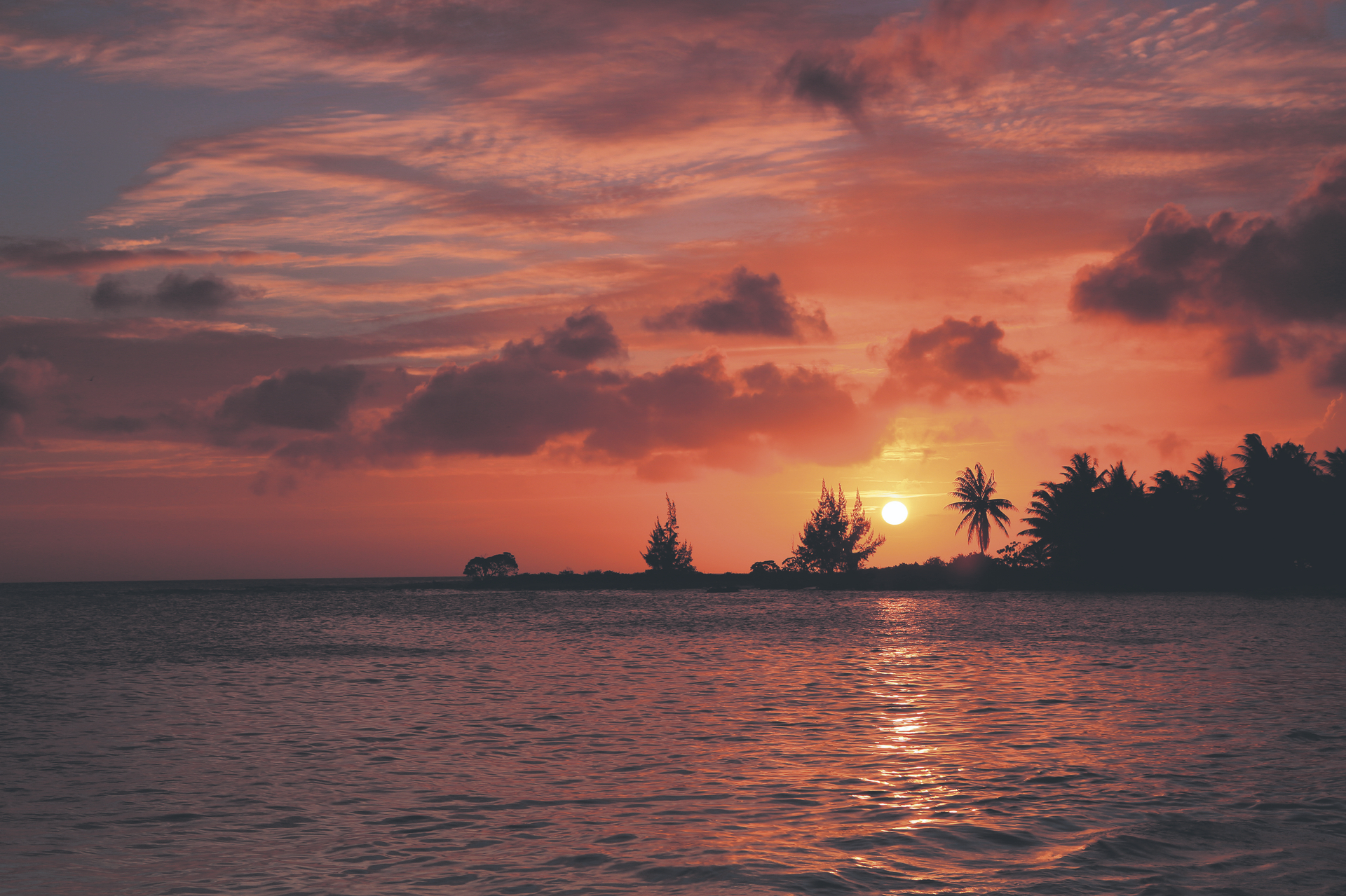 Gebeutelte Idylle: Sonnenuntergang über dem pazifischen Kiritimati, das einst als Gelände für Atomtests genutzt wurde