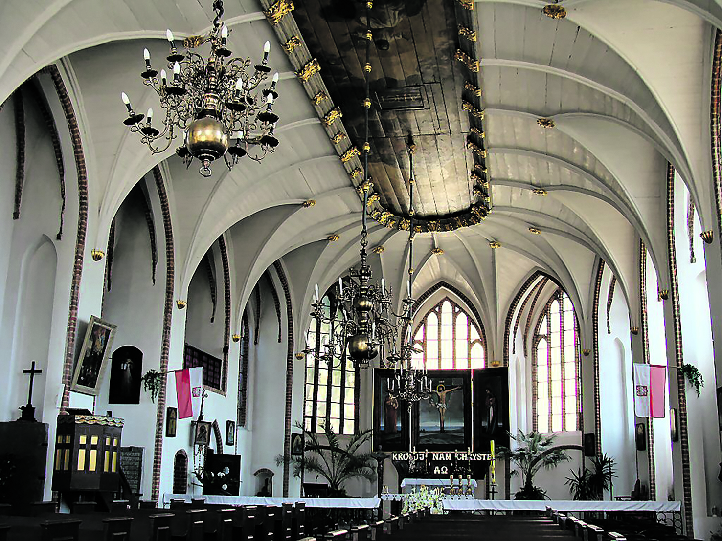 Herausragendes Kunstwerk in der Kirche: die Polychromie auf dem Gewölbe