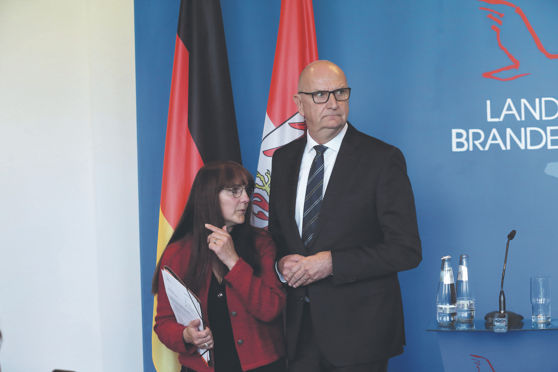 „Das nenne ich verlogen“: Katrin Lange mit Dietmar Woidke bei der Bekanntgabe ihres Rücktritts