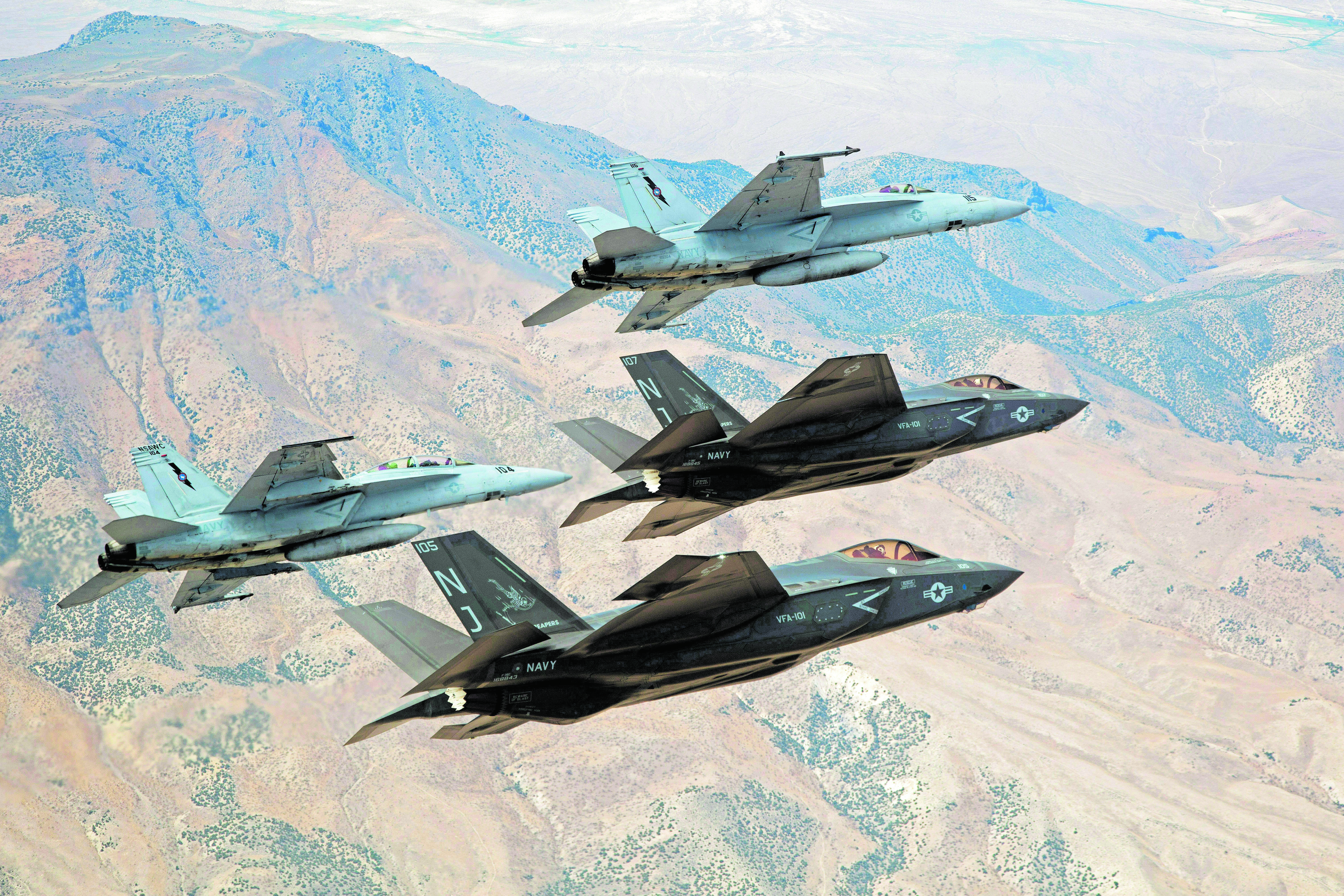 Das-US-Tarnkappenflugzeug-Westliches-Wettr-sten-am-Himmel