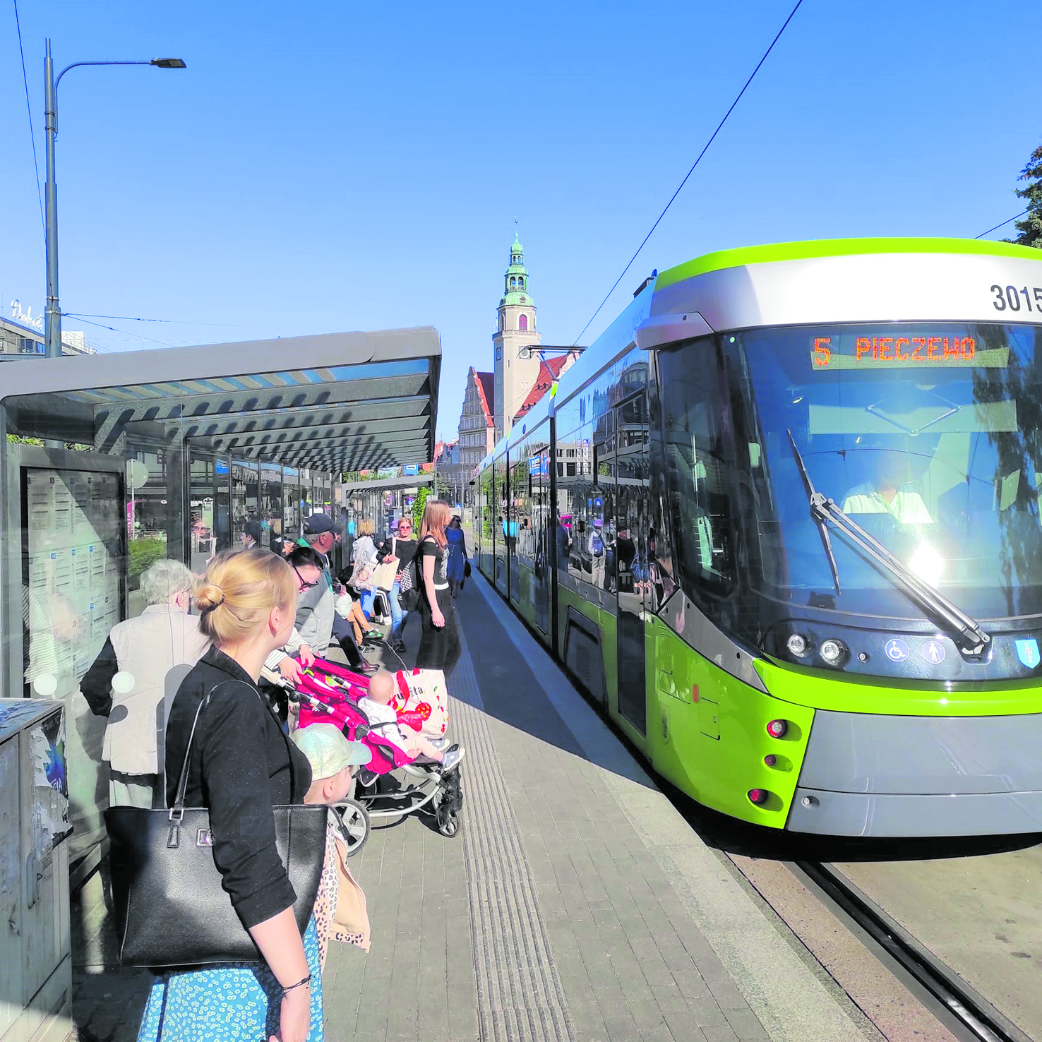 Allenstein: Moderne Straßenbahnen werden oft von Frauen gelenkt
