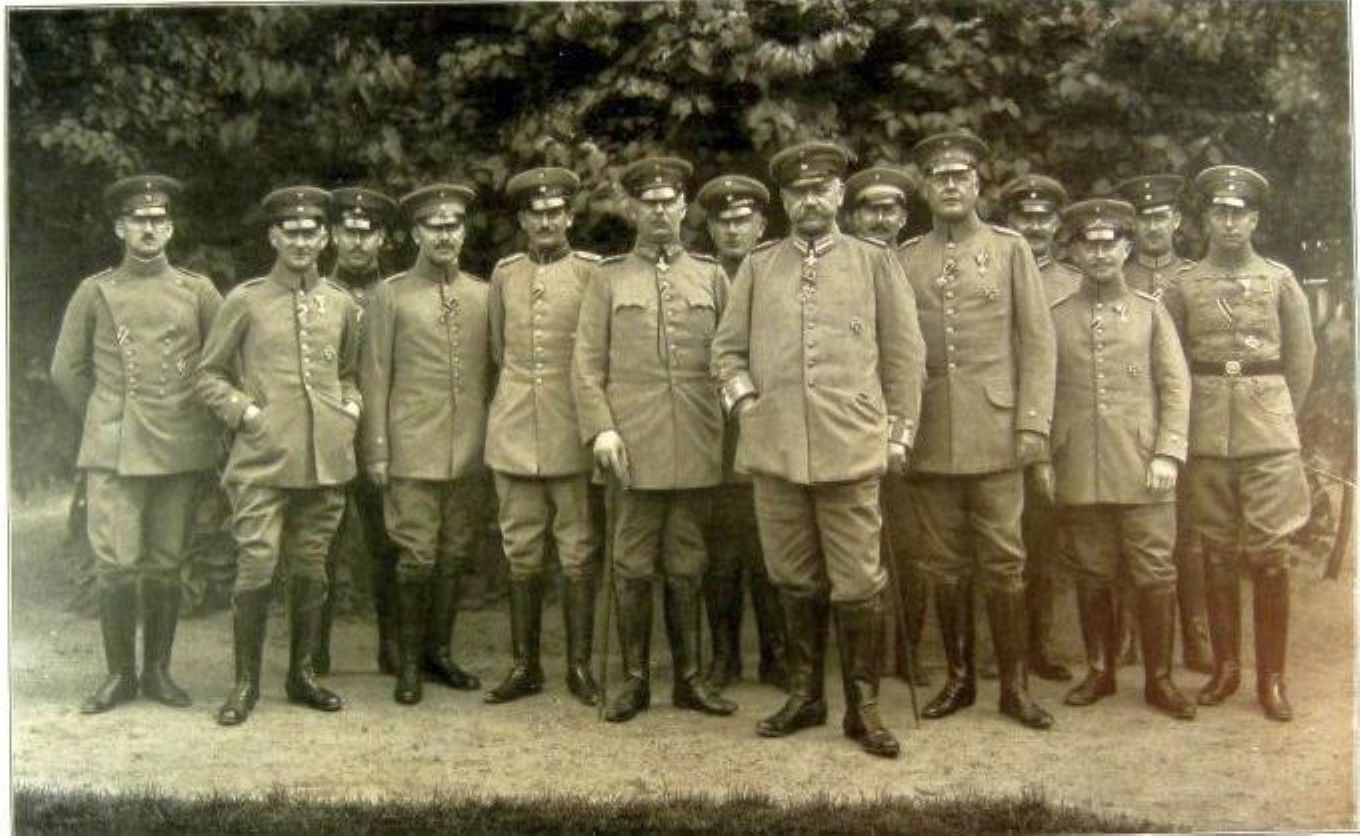 Hindenburg vor seiner Truppe: Aufnahme aus der „Illustrirte Zeitung“ vom 19.08.1915 