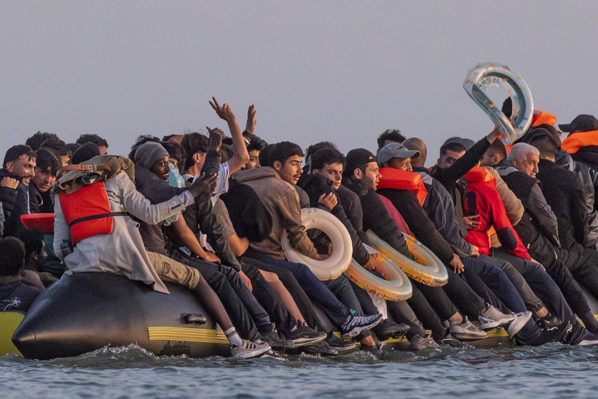 Neue Bootsladung über den Ärmelkanal: Wenn der britische Premierminister Keir Starmer die illegale Immigration nicht bald in den Griff bekommt, könnte politisch sein letztes Stündchen geschlagen haben
