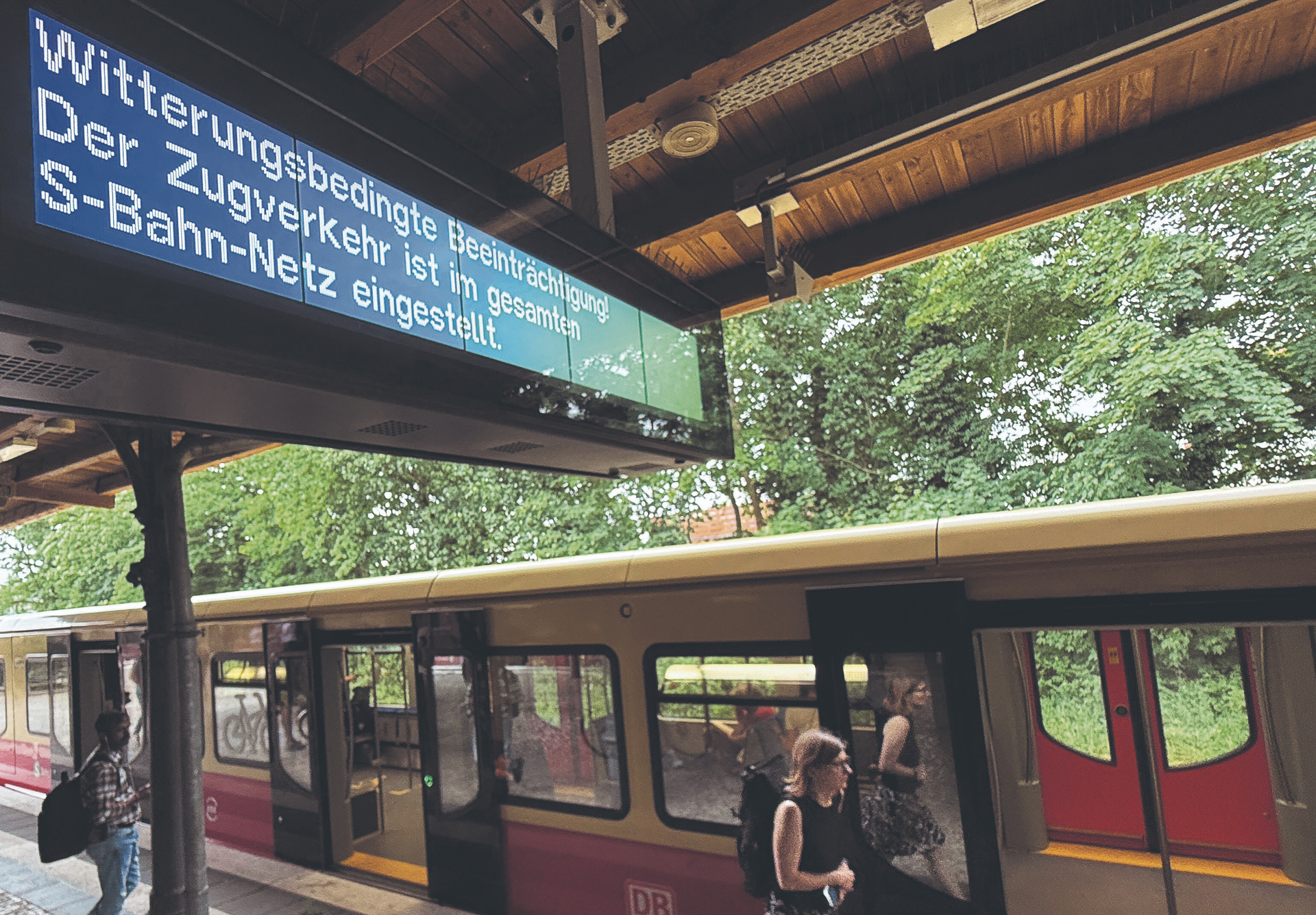 Kunden genervt: Sperrung des gesamten Berliner S-Bahn-Netzes im vergangenen Juni