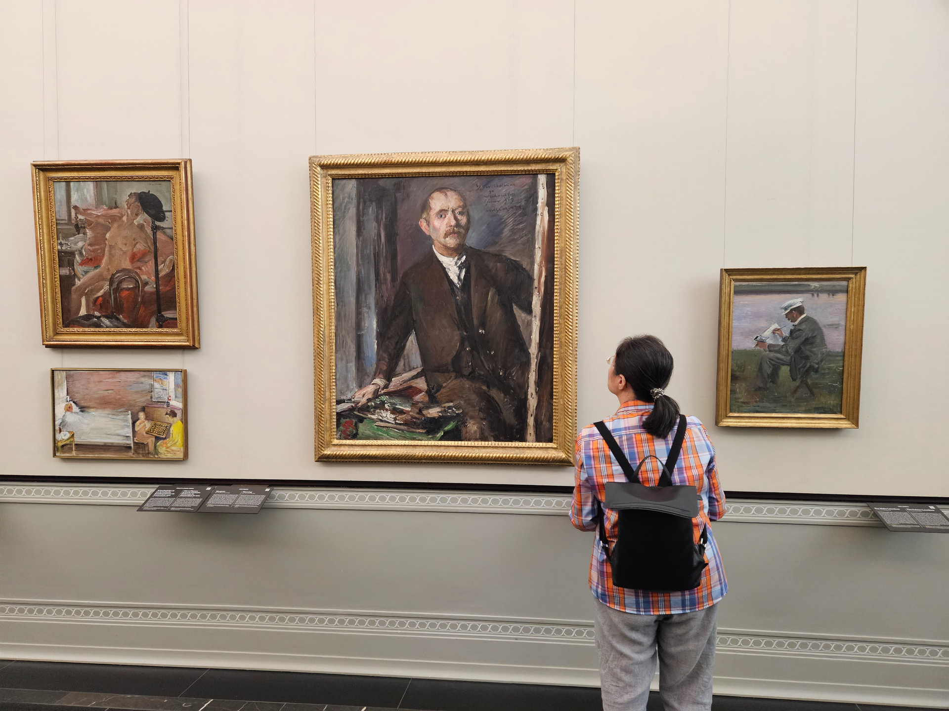 Hat die Säuberung „überlebt“: Lovis Corinths „Selbstbildnis vor der Staffelei“ von 1919 in der Berliner Ausstellung