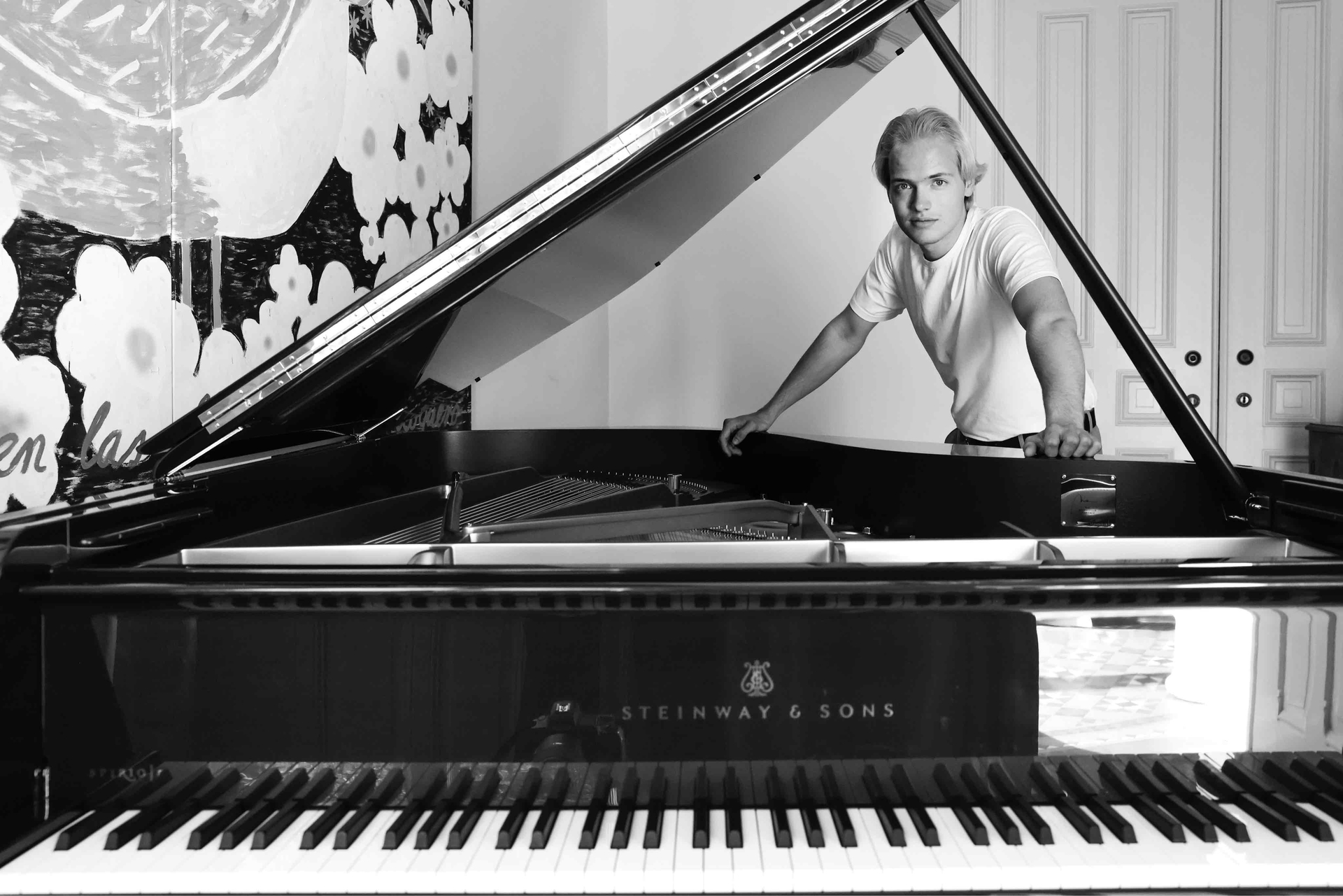 Konstantin Frantz verleiht dem Klavier spielerisch Flügel: Der 20-jährige Pianist an seinem Lieblingsinstrument