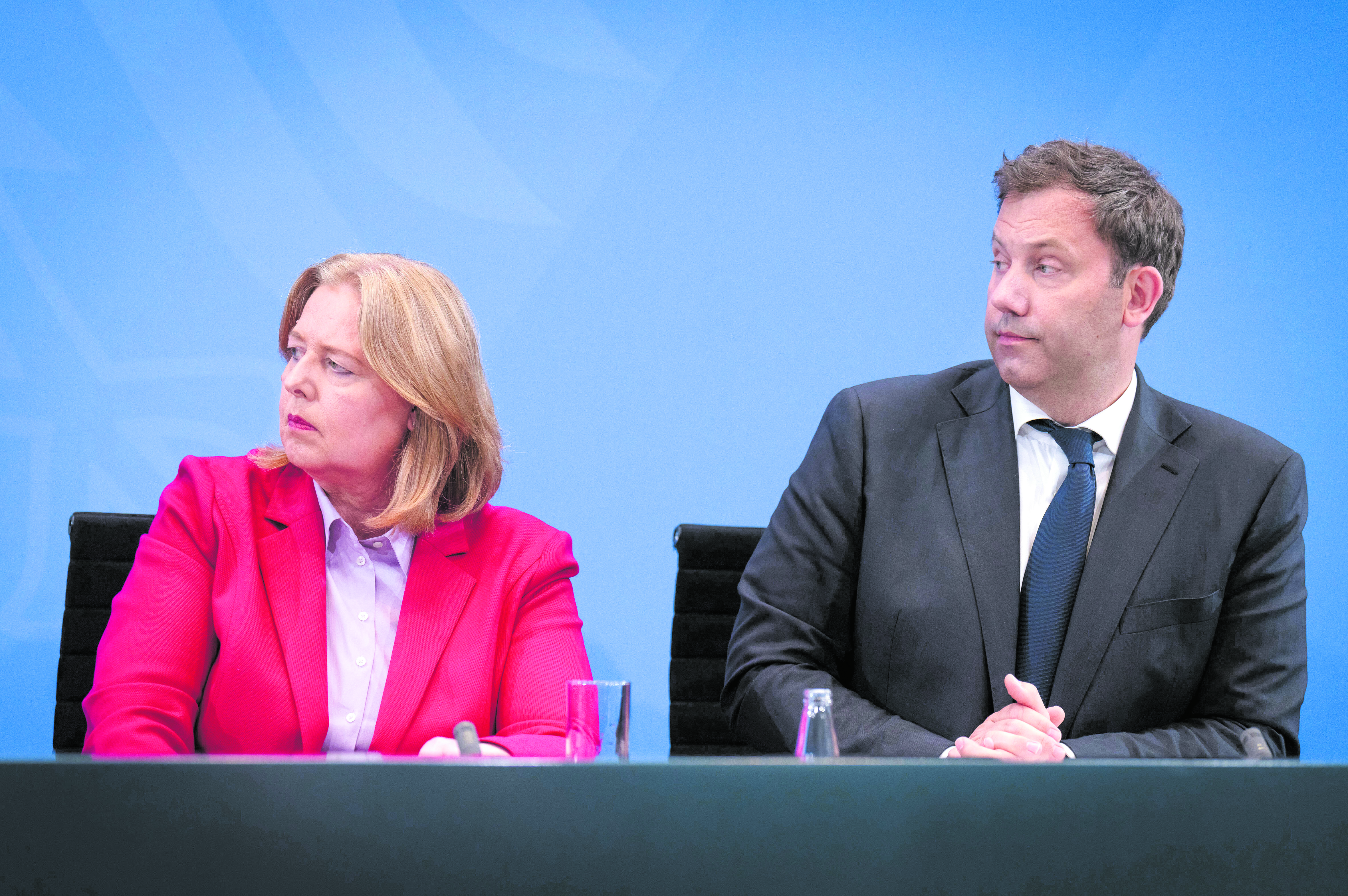 Verweigern die Suche nach Ursachen für den Niedergang ihrer Partei: Die SPD-Vorsitzenden Lars Klingbeil und Bärbel Bas