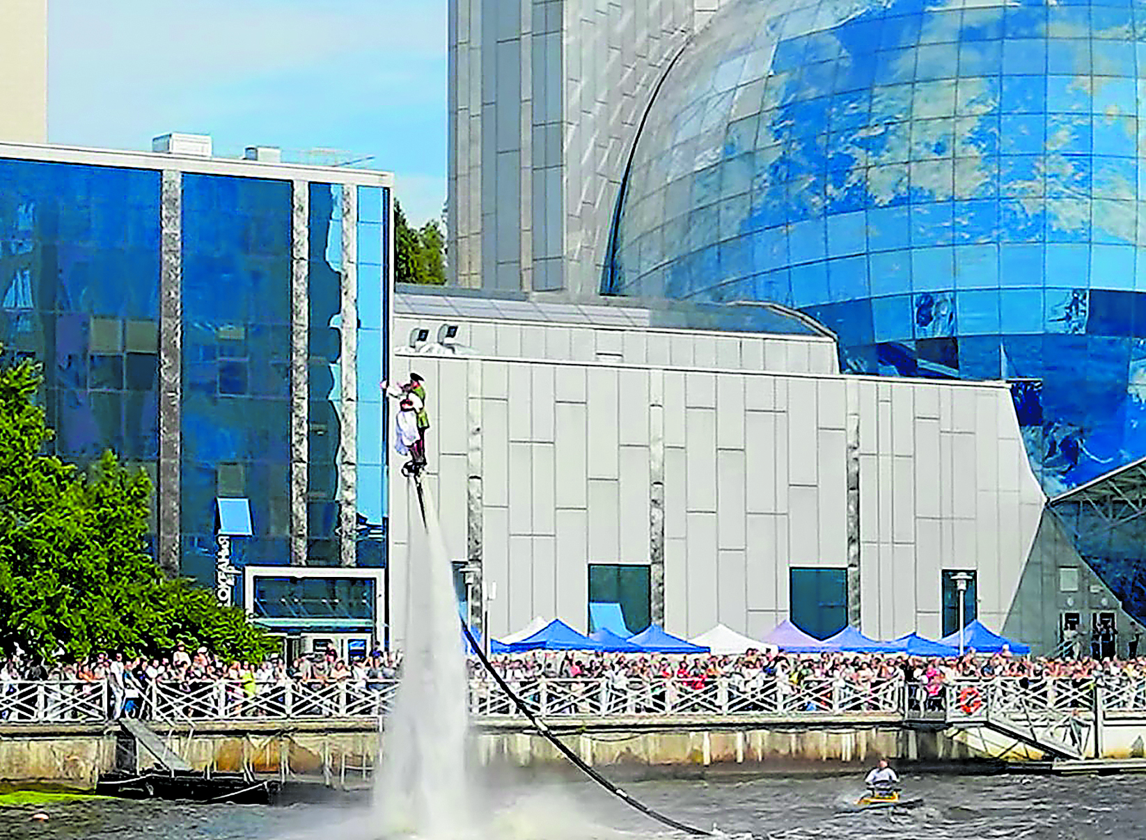 Eine der Sensationen der Veranstaltung: Wasserballett auf dem Pregel