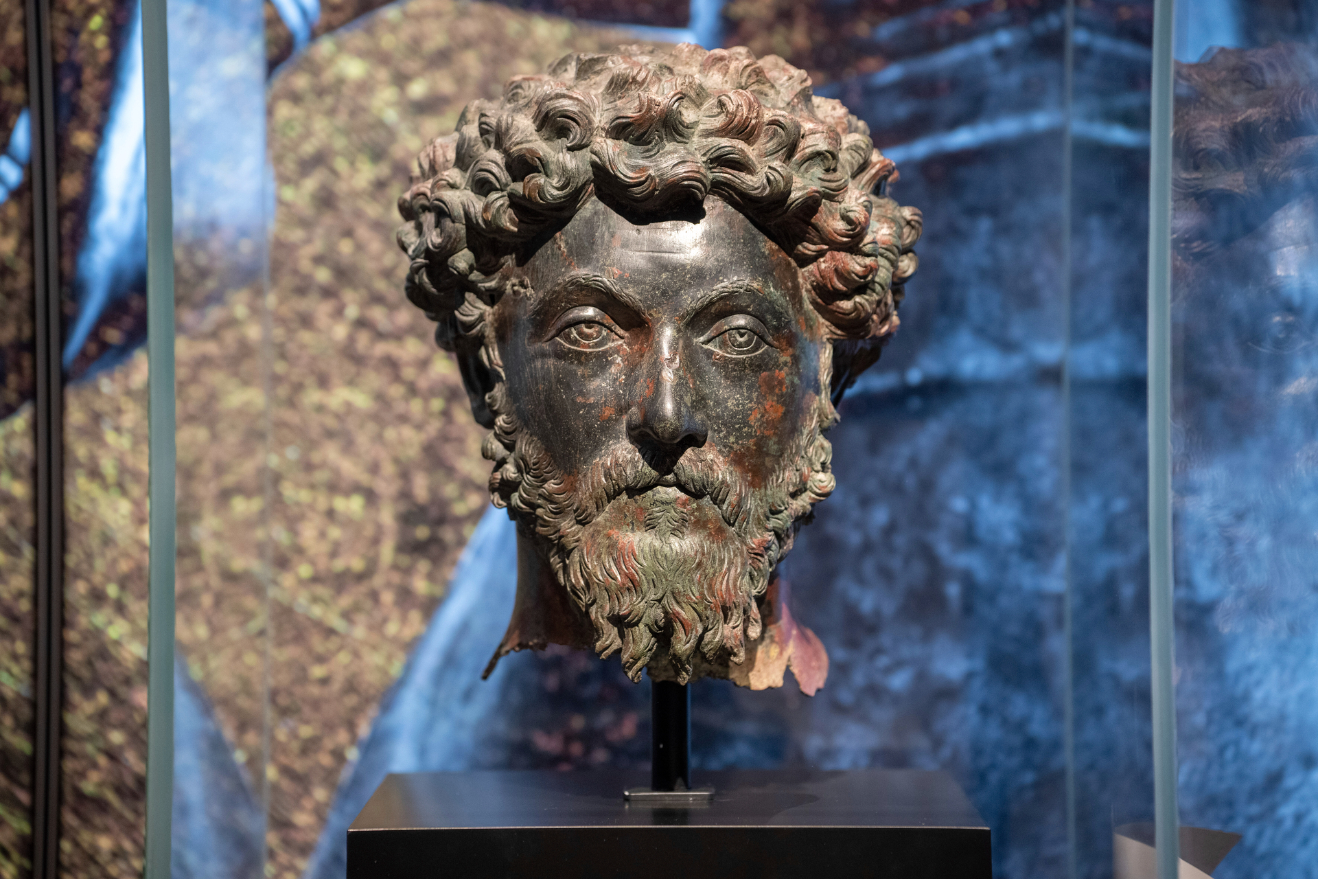 Der römische Kaiser im Alter von etwa 40 Jahren: Bronzekopf des Marc Aurel in der Trierer Ausstellung