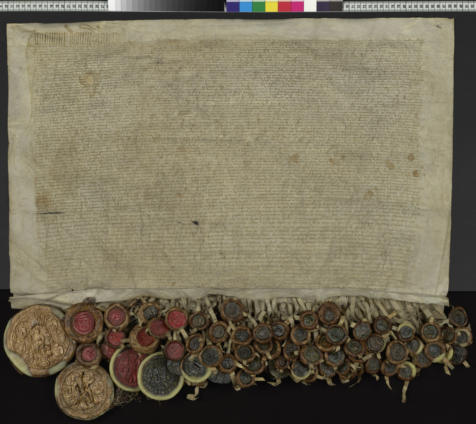 Nun restituiert: Vertrag über den Frieden vom Melnosee von 1422 zwischen dem polnischen König Wladyslaw II. Jagiello von Polen, Großfürst Sigismund von Litauen sowie den Herzögen Janusz und Siemowit von Masowien mit dem Deutschen Orden 