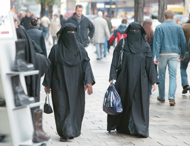 Damit’s in Deutschland bald so aussieht wie in Kabul, Teheran oder Riad: Linke setzen auf Islamisten, um sie als Wähler zu gewinnen und den deutschen Staat zu zerstören 