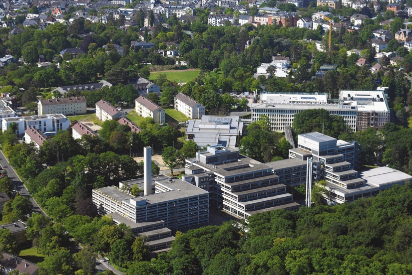 Wie viele andere Ämter und Behörden ist auch das Bundeskriminalamt über die Jahrzehnte stark gewachsen: Hier der Sitz des BKA in  Wiesbaden