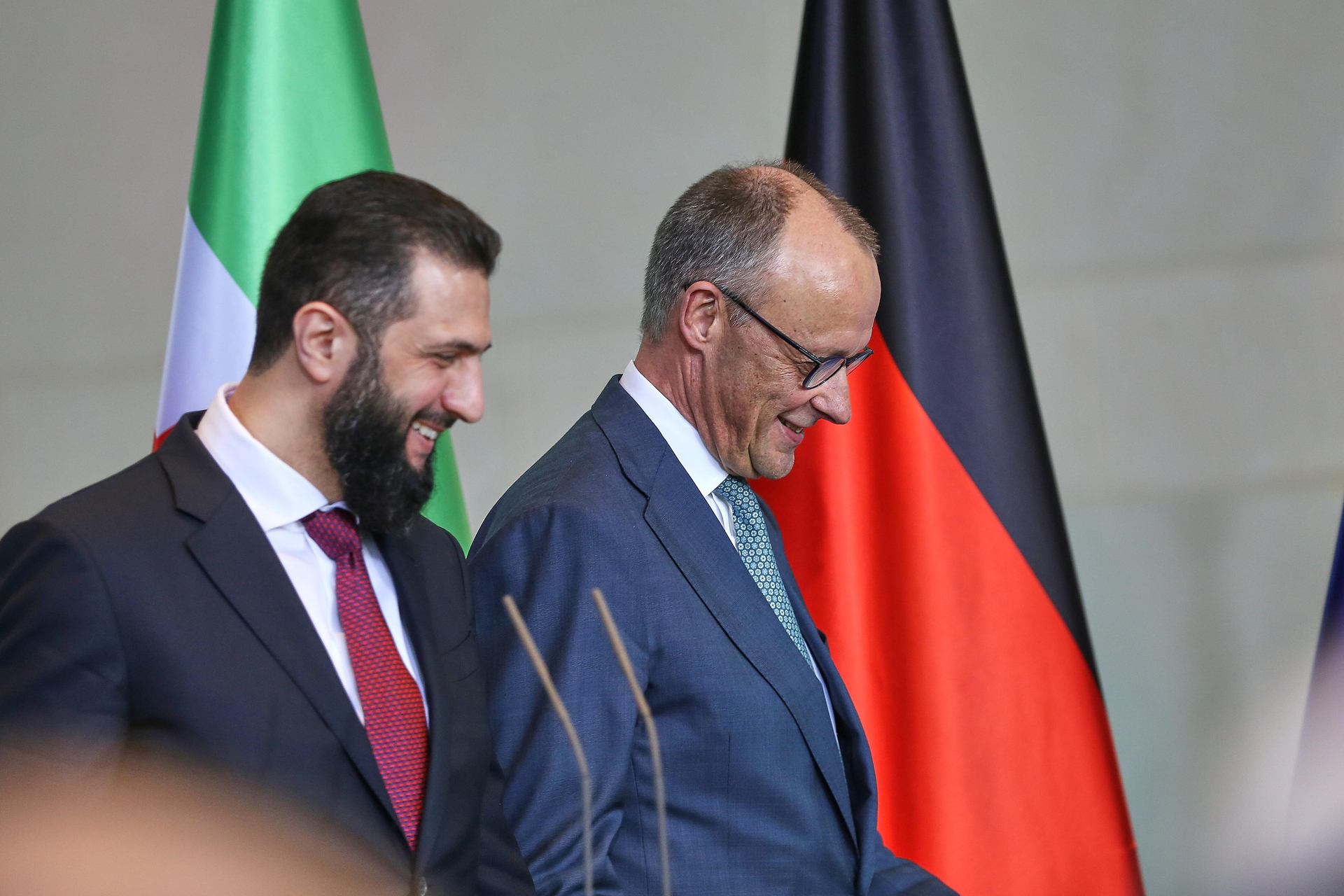 Befremdlich: Wenn ein Islam-Terrorist mit einem deutschen Bundeskanzler lacht, wie hier Syriens Übergangs-Präsident Ahmed al-Scharaa mit Kanzler Friedrich Merz (CDU)