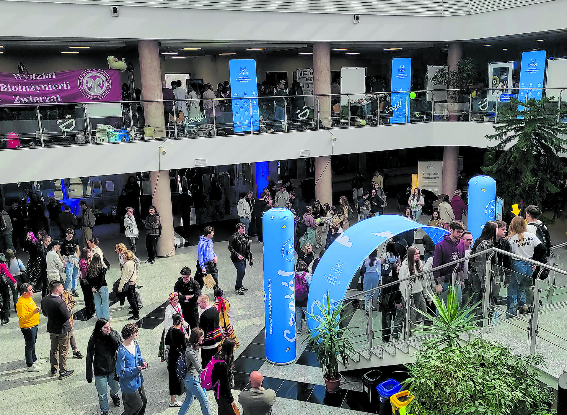 Fakultäten stellen sich vor: Tag der offenen Tür in der Bibliothek der Uni in Kortau