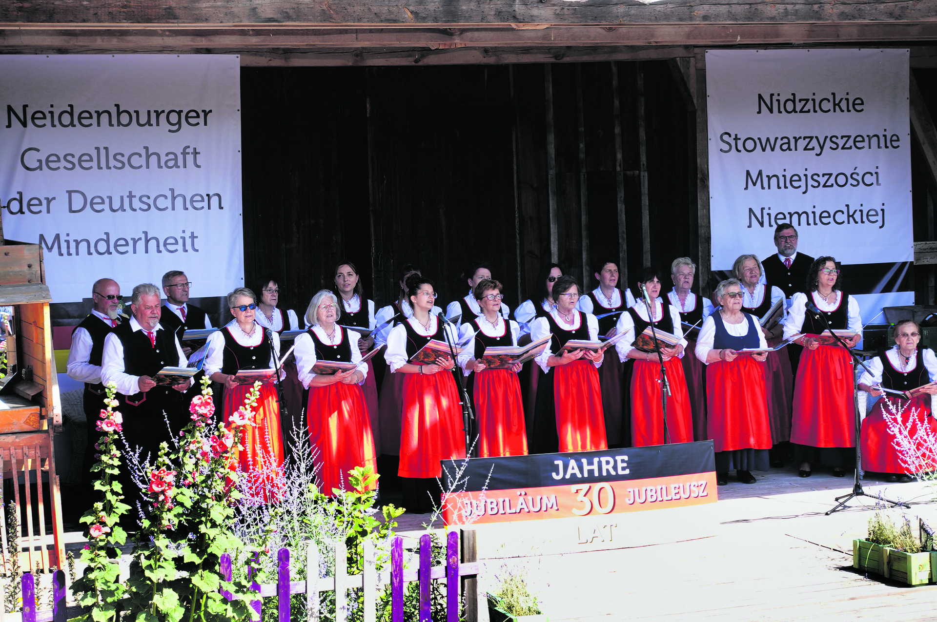 Ein historischer Auftritt: Chor der Neidenburger Gesellschaft der Deutschen Minderheit während der 30-Jahr-Feier