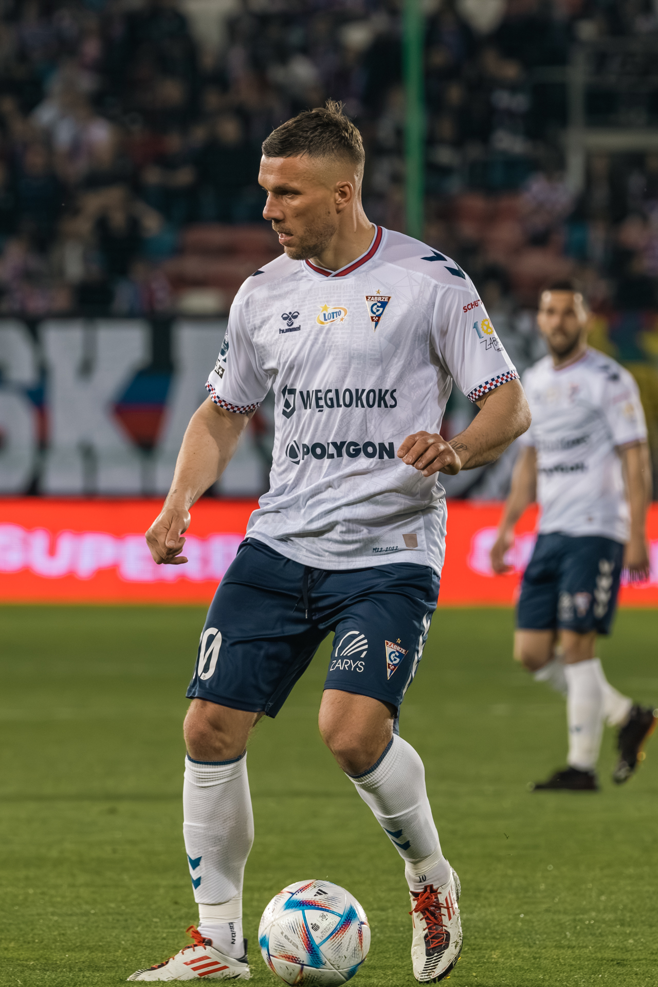 Im Trikot seines letzten Arbeitgebers, des schlesischen Erstligisten Górnik Zabrze: Fußballweltmeister Lukas Podolski 