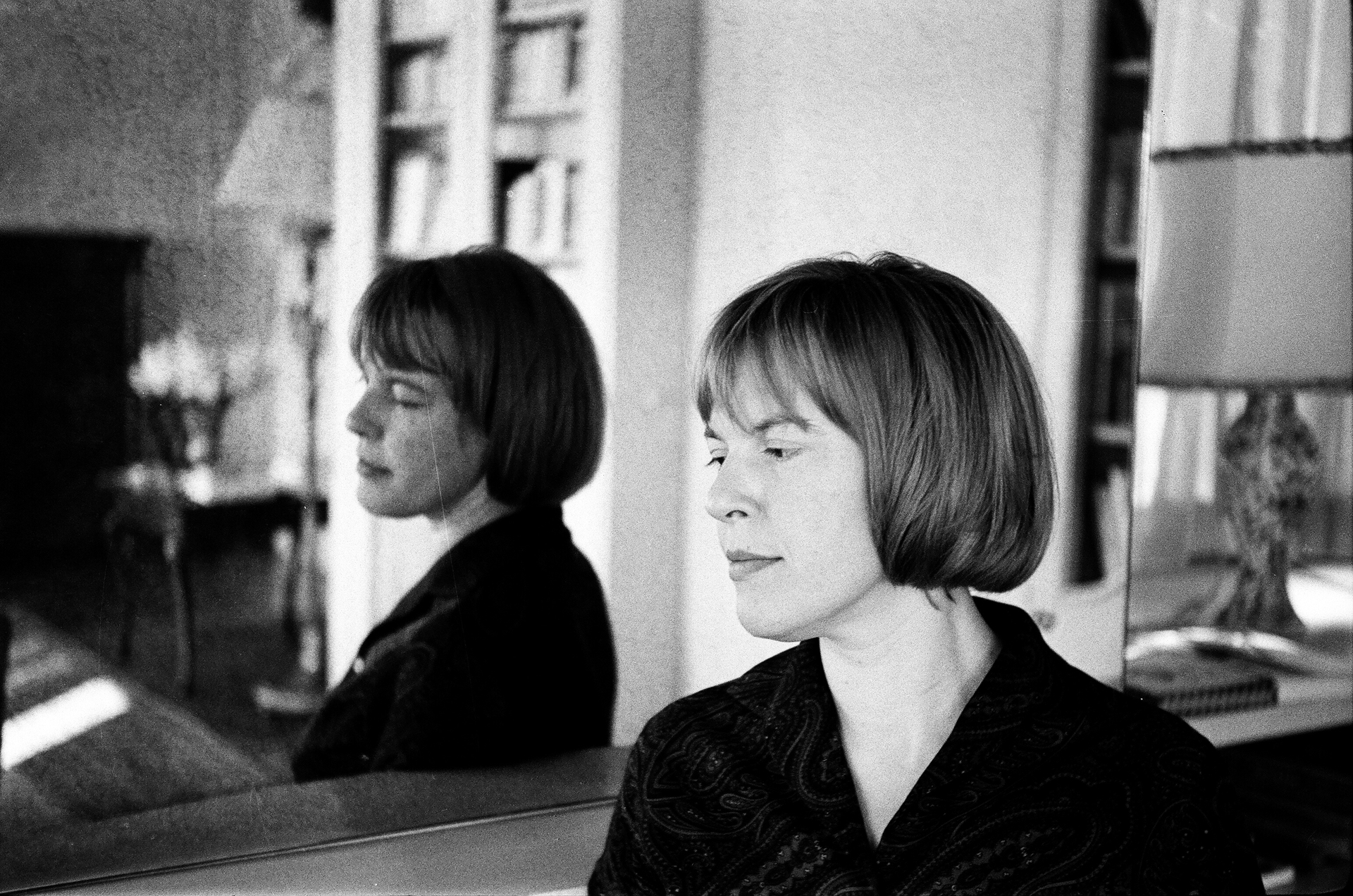 Eine „arrogante Gurkn“: So bezeichnete der österreichische Lyriker H. C. Artmann seine Landsmännin Ingeborg Bachmann, hier auf einem Foto aus Andrea Stolls neuer Bachmann-Biographie „Zwei Menschen sind in mir“