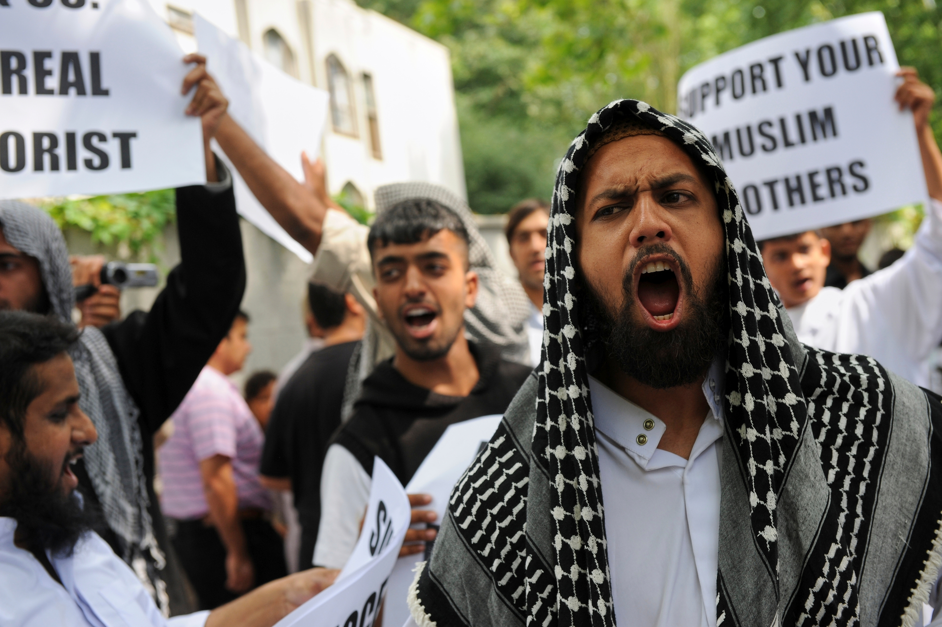Mit solchen Fanatikern der Muslimbruderschaft hat die SPD in Berlin Kontakt – allen voran ihr Fraktionschef Raed Saleh