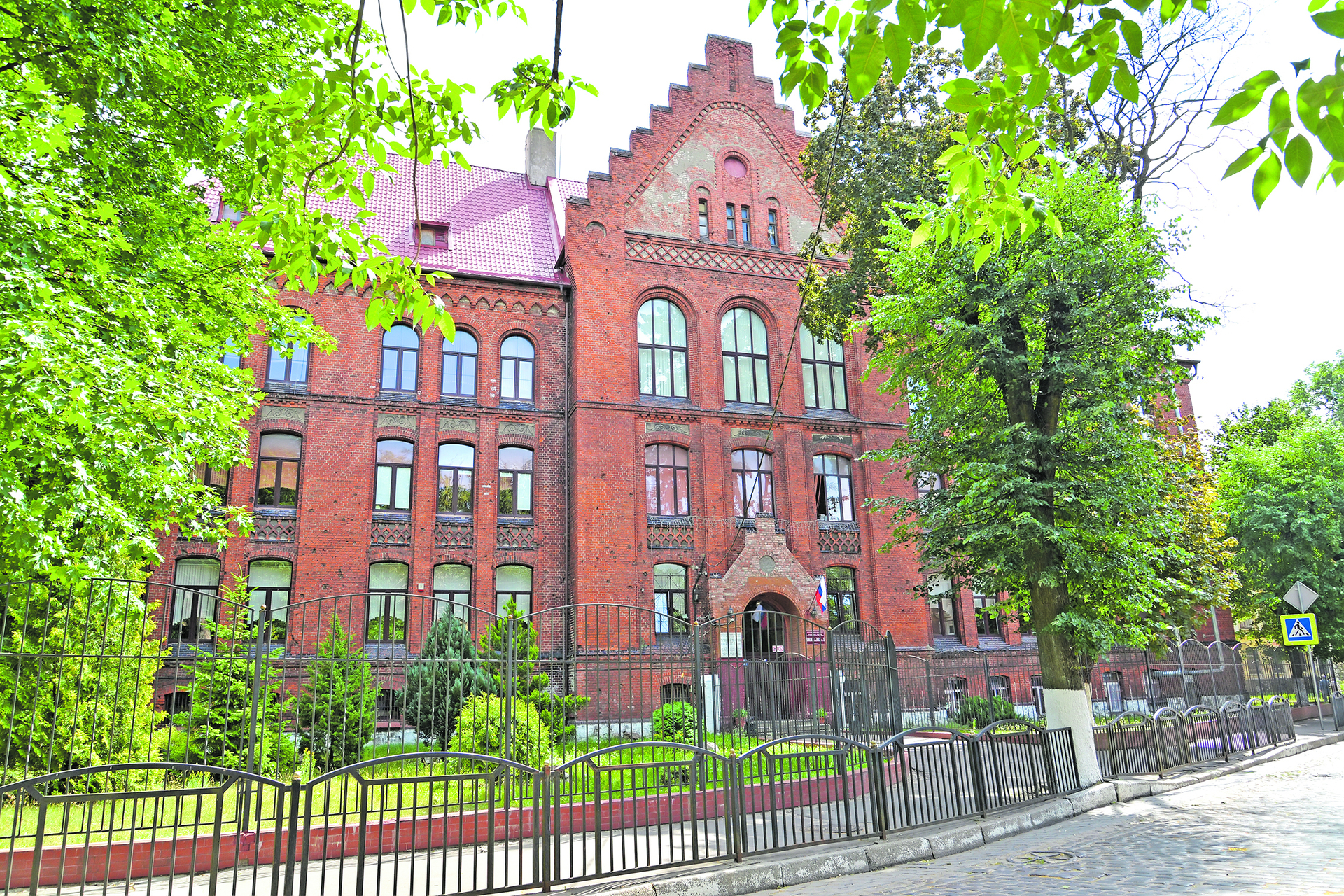 Fast so wie zur Zeit ihrer Entstehung: Das spätere humanistische Gymnasium in der Oberst-Hoffmann-Straße (ul. Schkolnaja)