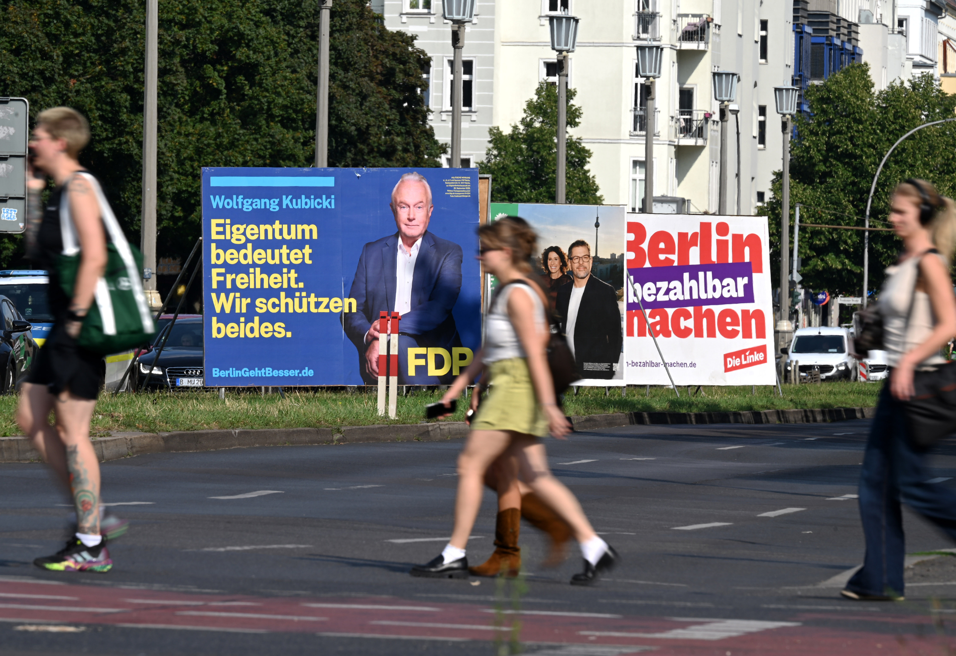 Kubickis Präsenz im Wahlkampf nützt seiner Partei herzlich wenig: Wahlplakate in Berlin